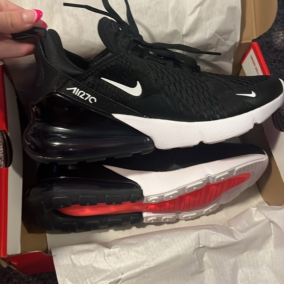 Nike 270s - Picture 3 of 5